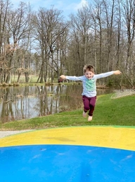 COP Travel vzduchová trampolína ve Slověnickém mlýně